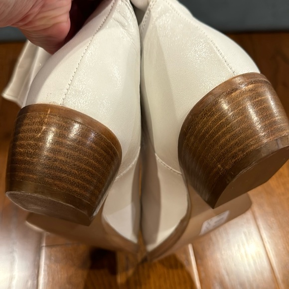 White Heeled Boots with Eyelet Perforated Pattern - Picture 8 of 10